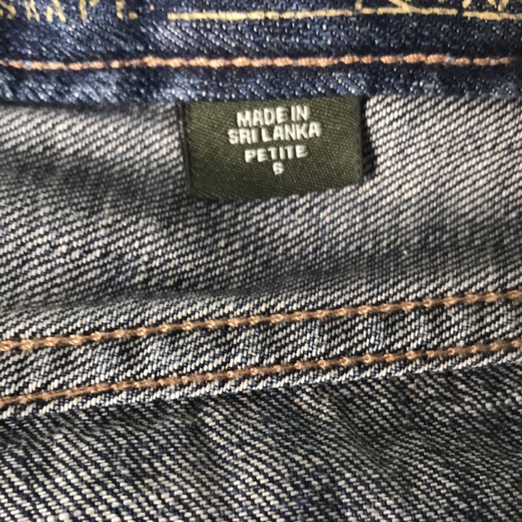 Eddie Bauer distressed boyfriend Capri jeans like new never worn size 6 petite - Picture 3 of 5